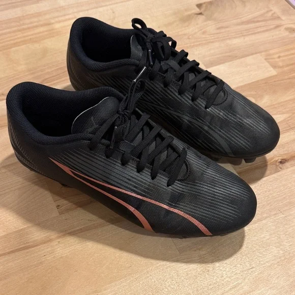 Puma Kids Black Soccer Cleats with Pink Accent - Picture 7 of 10